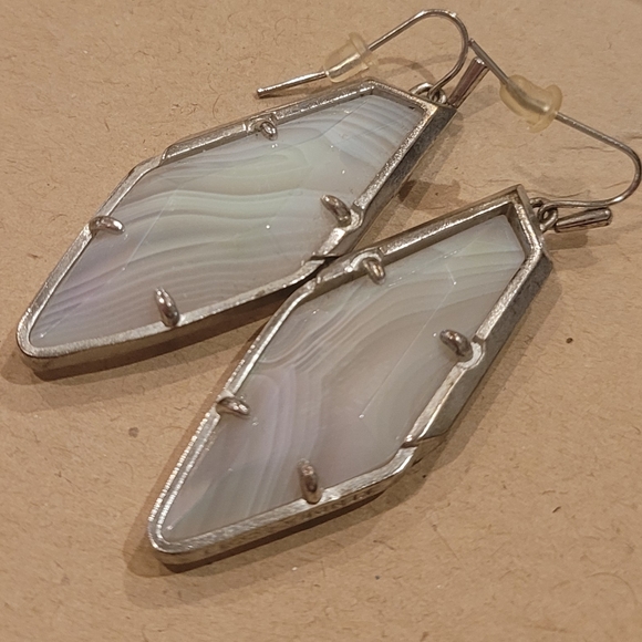 Beautiful Iridescent Kendra Scott Earrings - Picture 13 of 16
